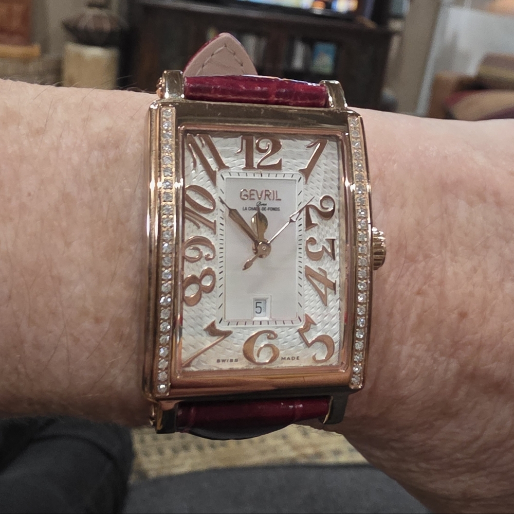 Open to offers! Beautiful Gevril limited edition diamond bezel watch - Picture 9 of 12